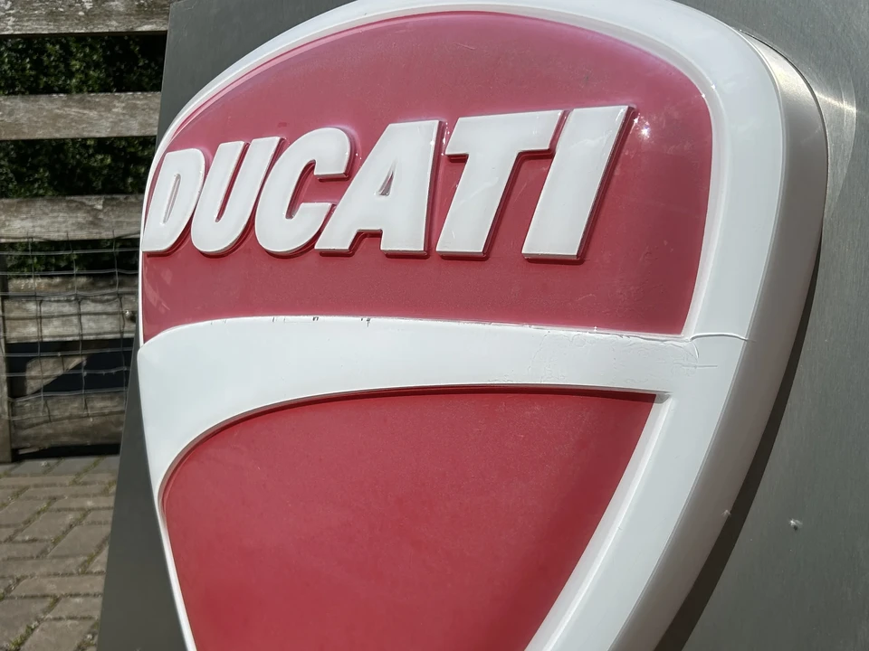Ducati - Image 10 of 14