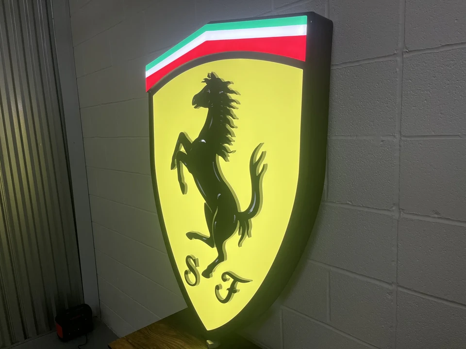 Ferrari - Image 4 of 23