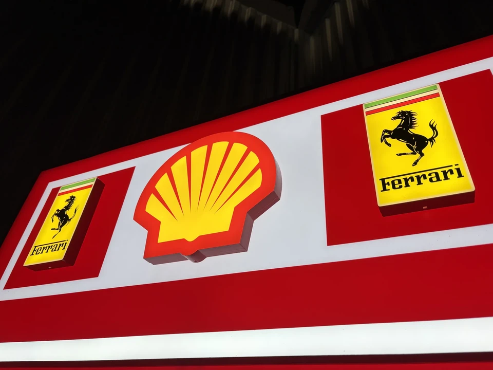 Ferrari - Image 23 of 23