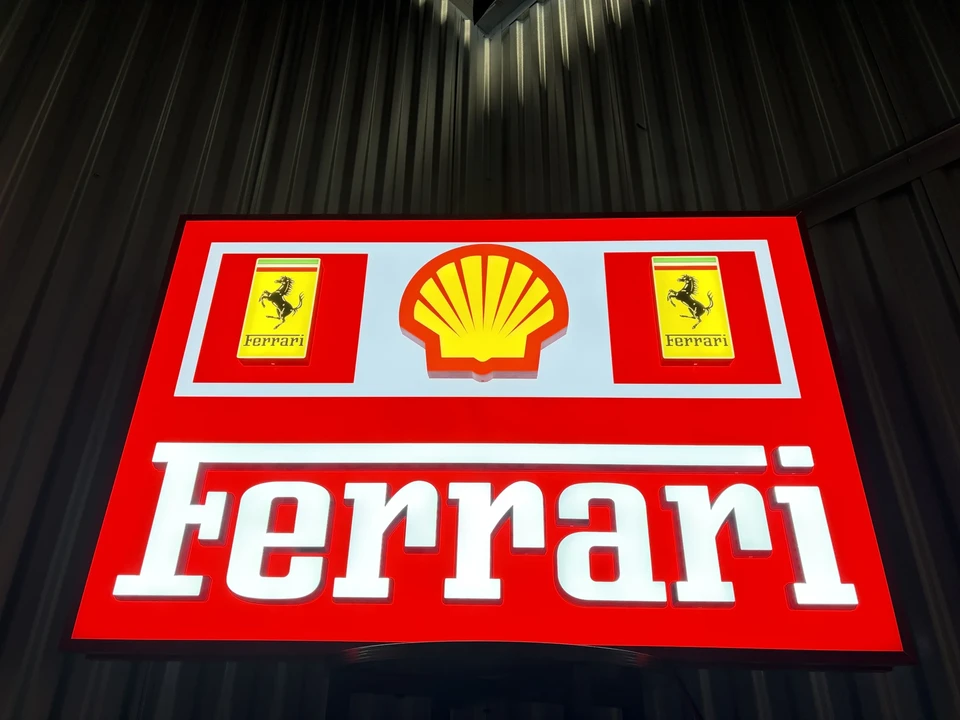 Ferrari - Image 5 of 23