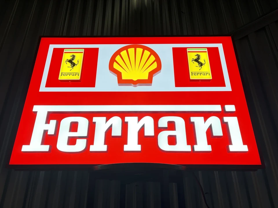 Ferrari - Image 3 of 23