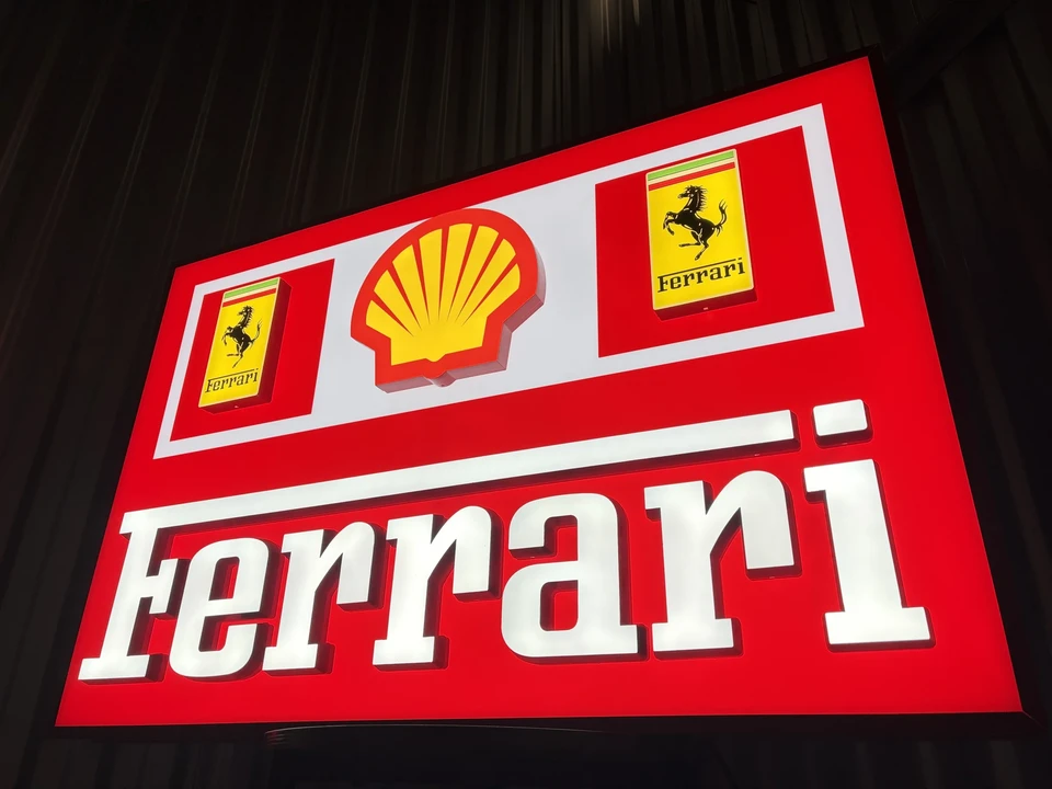 Ferrari - Image 6 of 23