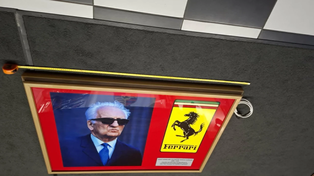 Ferrari - Image 7 of 21