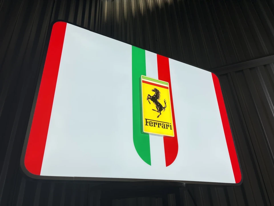 Ferrari - Image 4 of 16