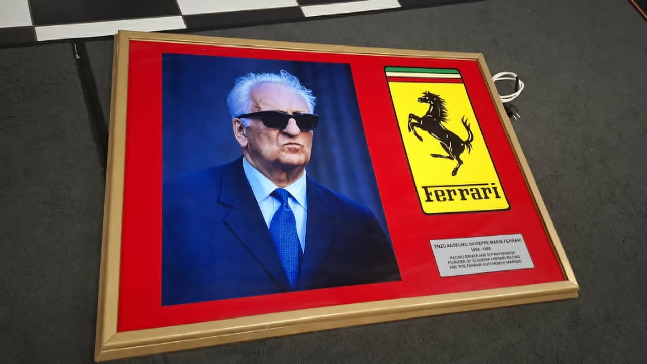 Ferrari - Image 4 of 21