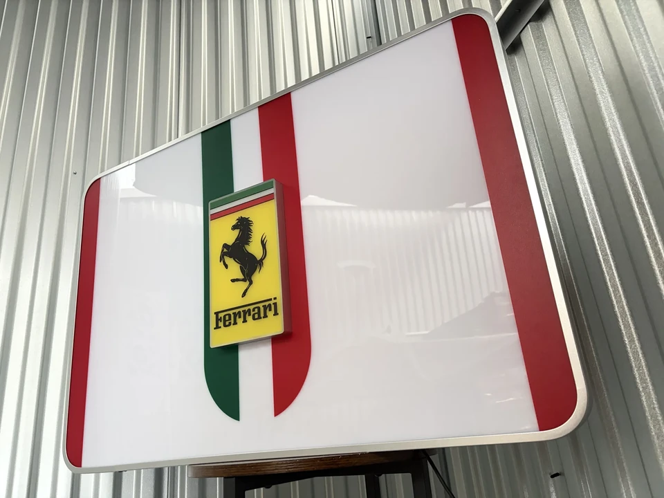 Ferrari - Image 7 of 16