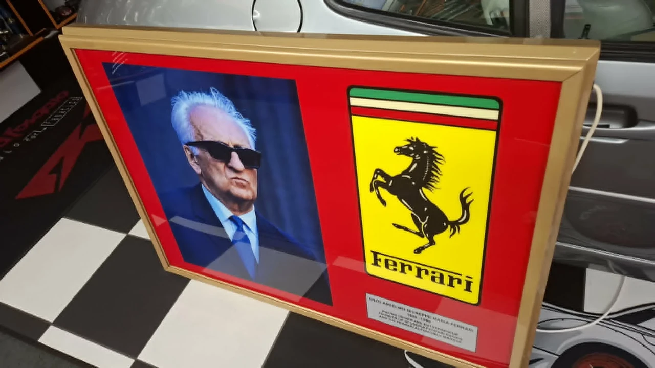 Ferrari - Image 2 of 21