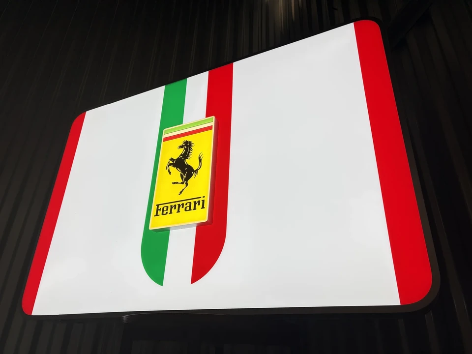 Ferrari - Image 6 of 16