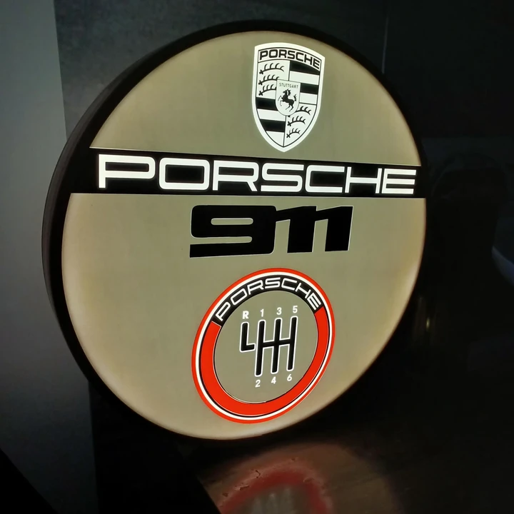 Porsche 911 - Image 26 of 31