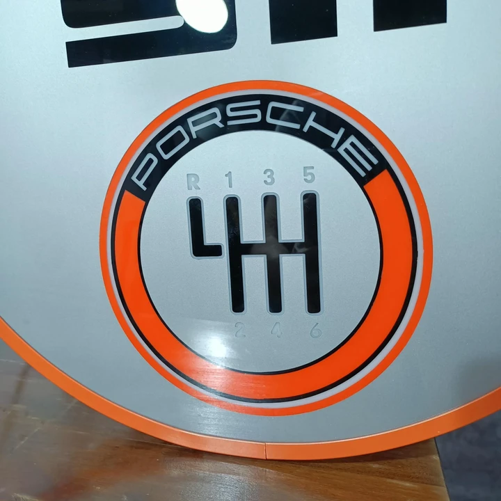 Porsche 911 - Image 8 of 31