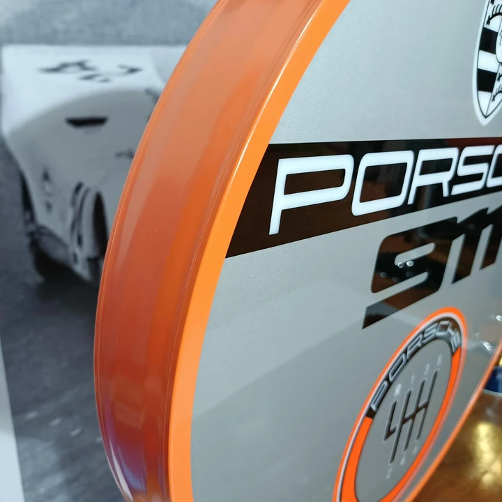 Porsche 911 - Image 17 of 31