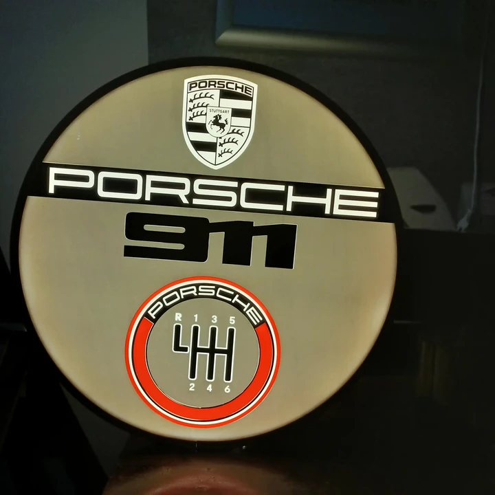 Porsche 911 - Image 27 of 31