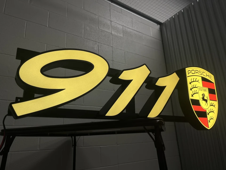 Porsche 911 - Image 4 of 8