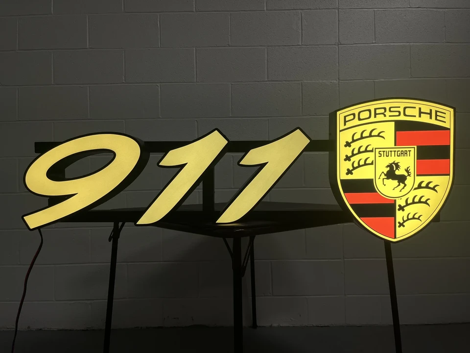 Porsche 911 - Image 2 of 8