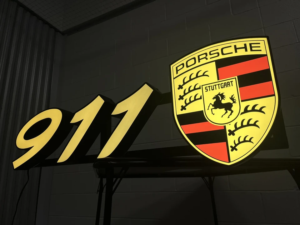 Porsche 911 - Image 5 of 8