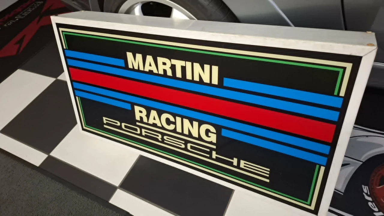 Porsche - Image 4 of 11