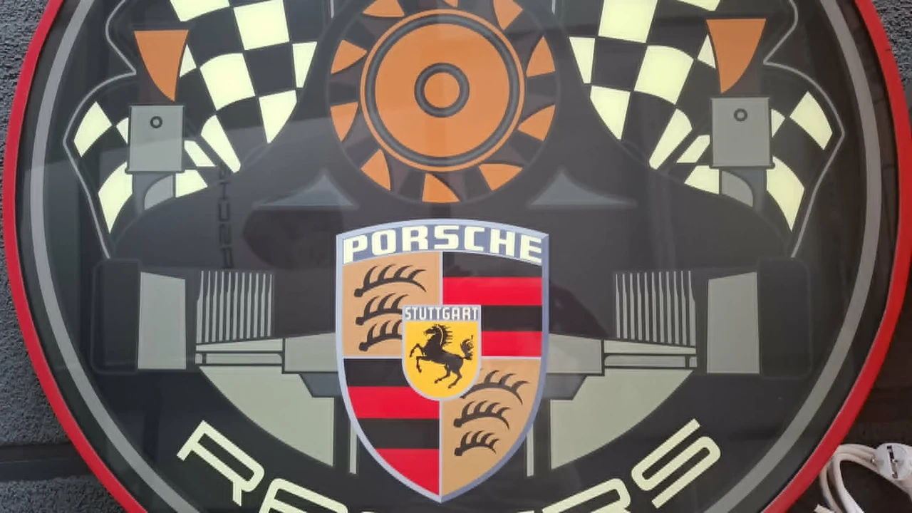 Porsche - Image 7 of 14