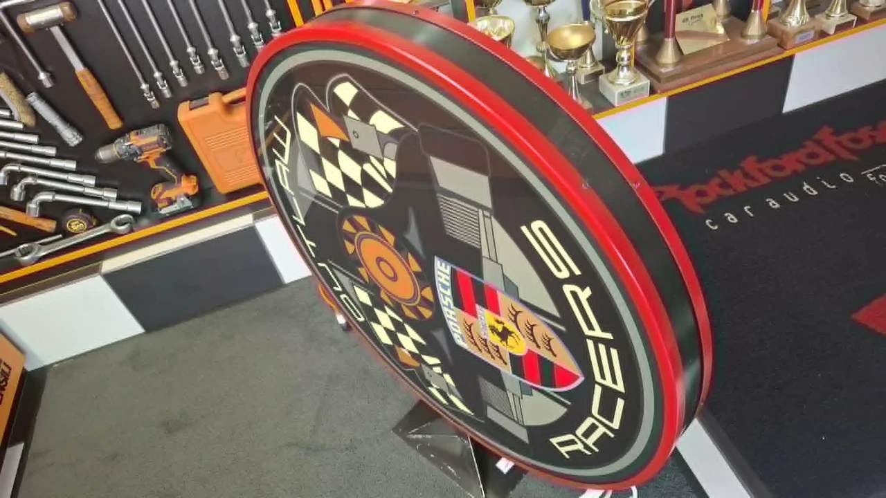 Porsche - Image 6 of 14