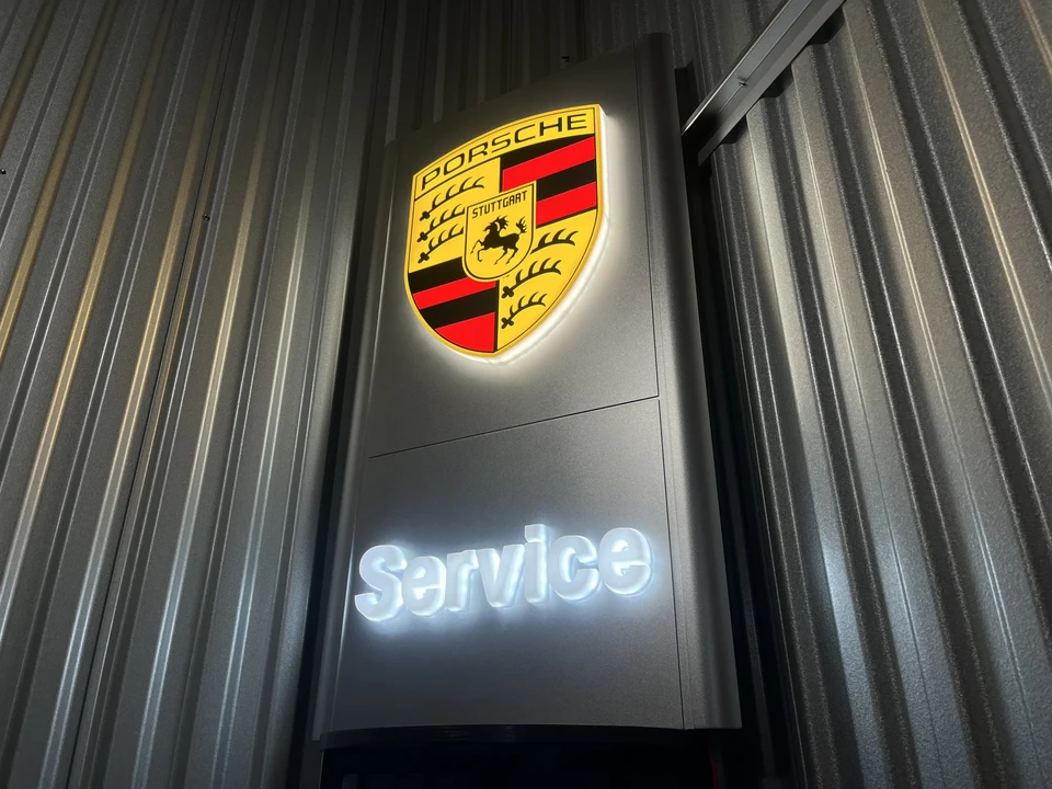 Porsche - Image 5 of 15