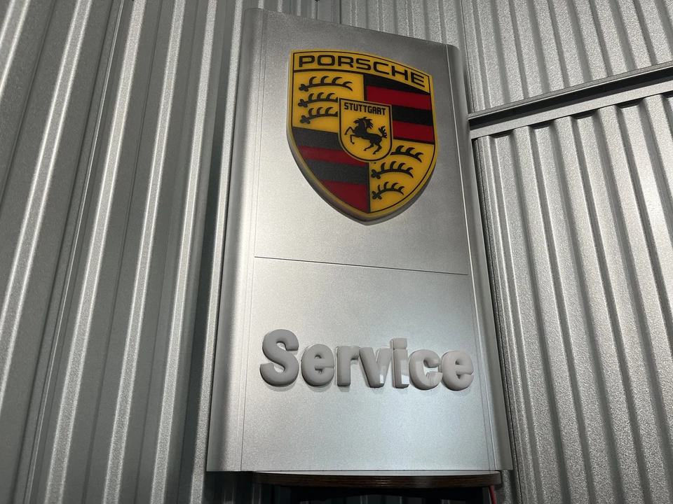 Porsche - Image 6 of 15