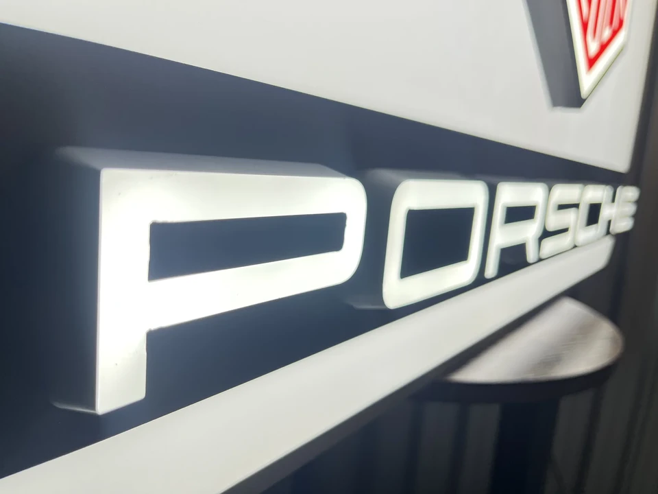 Porsche - Image 8 of 13