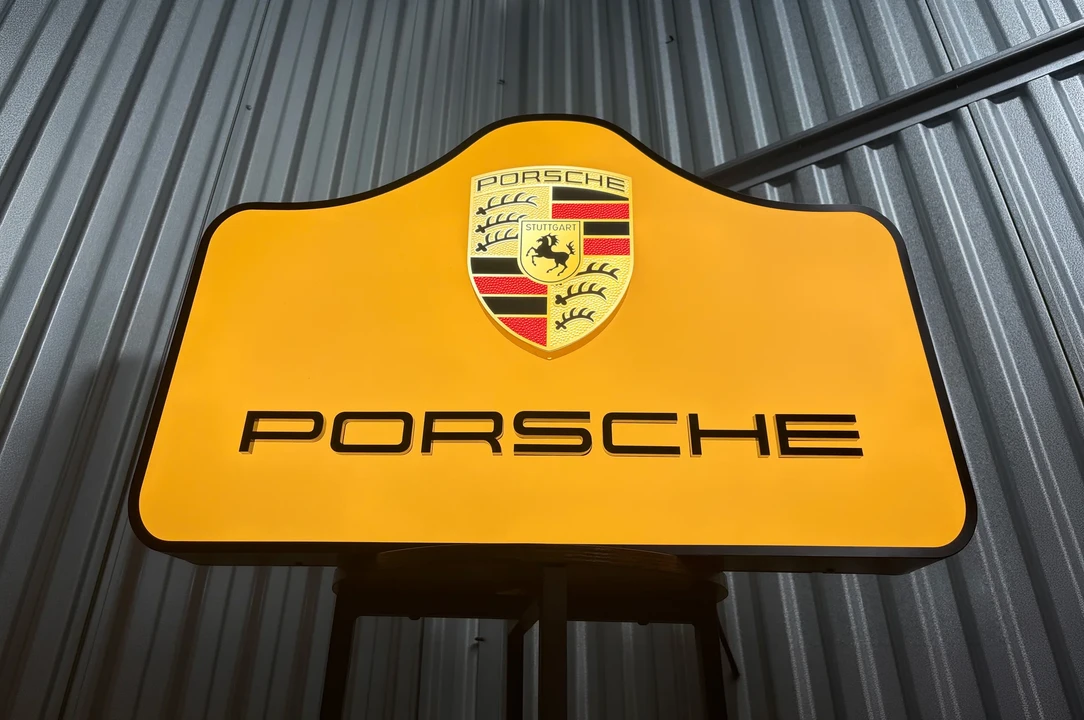 Porsche - Image 2 of 13