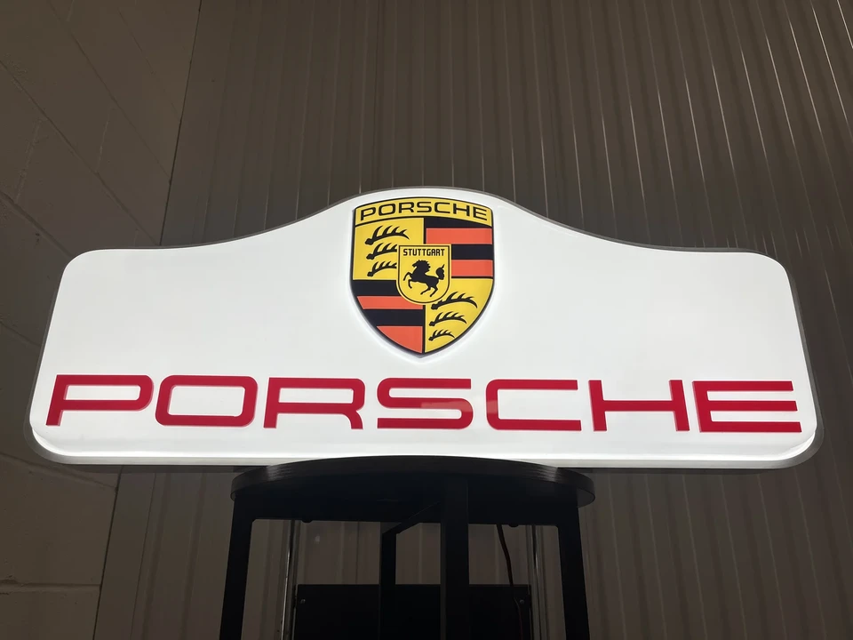 Porsche - Image 2 of 20