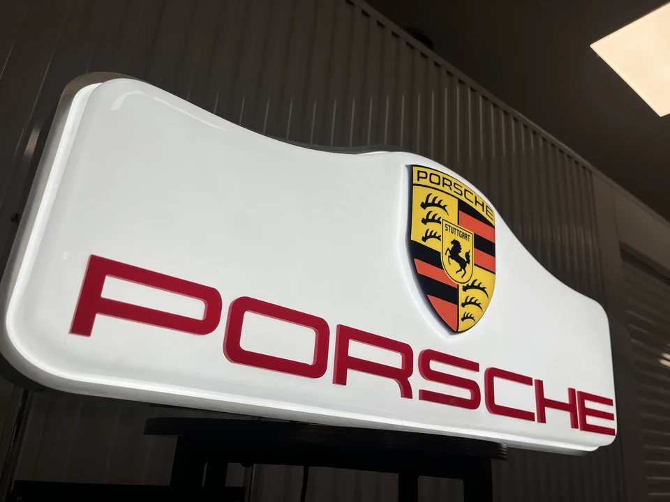 Porsche - Image 7 of 20