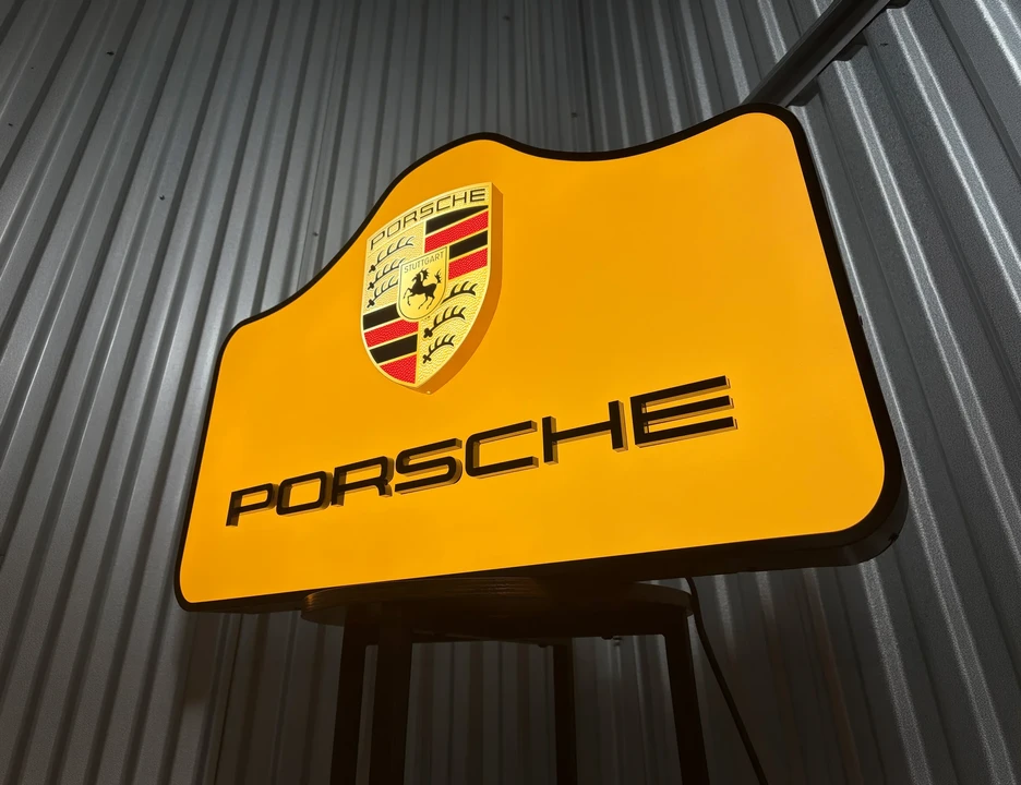 Porsche - Image 5 of 13