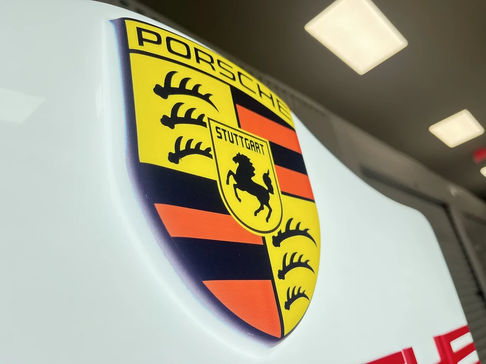 Porsche - Image 11 of 20