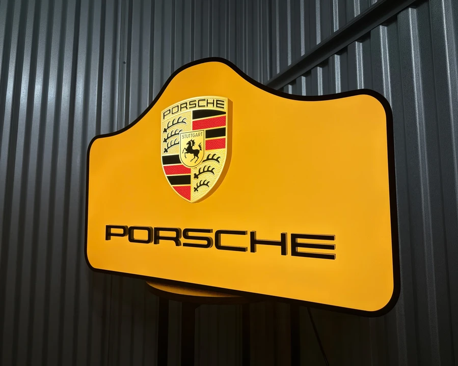 Porsche - Image 6 of 13