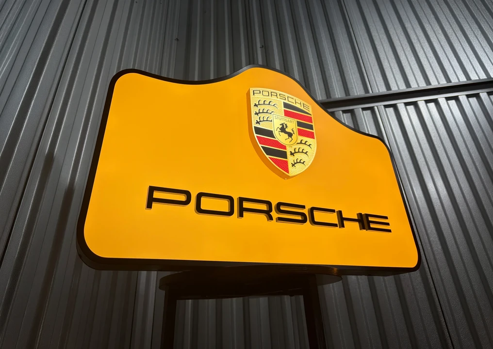 Porsche - Image 4 of 13