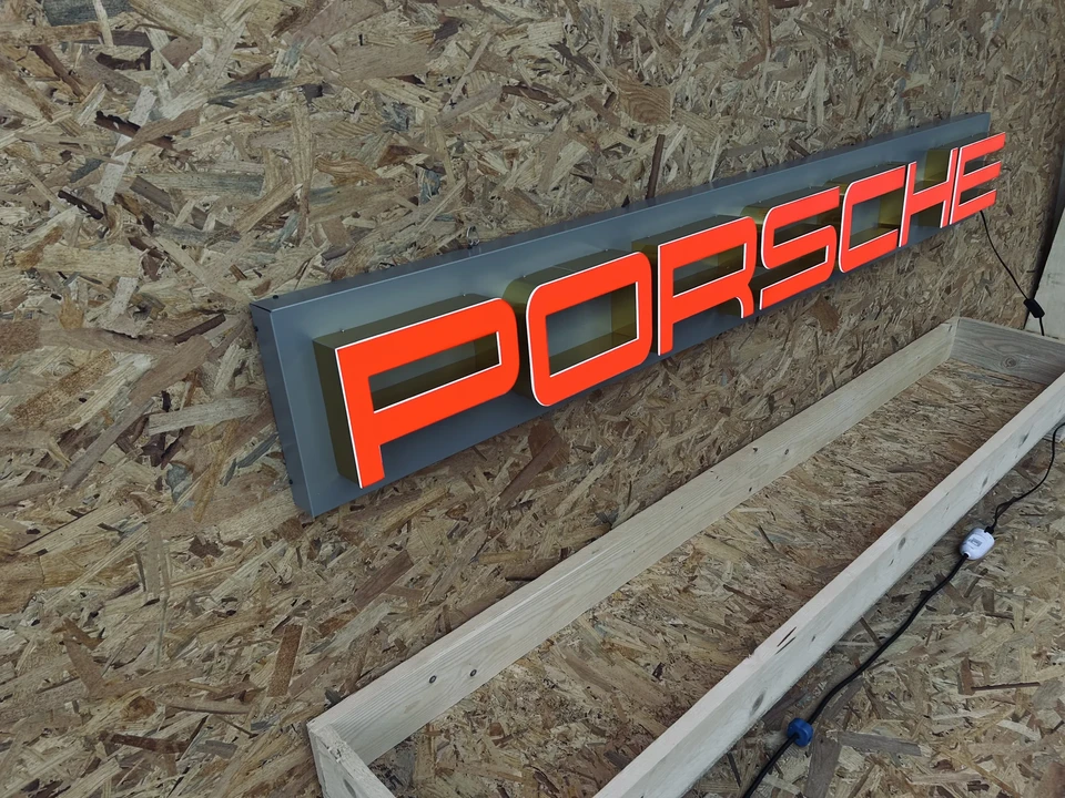 Porsche - Image 3 of 12
