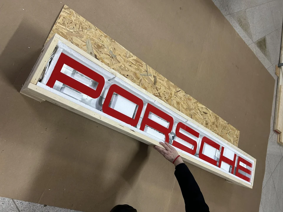 Porsche - Image 10 of 13