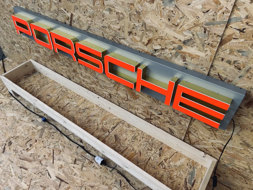 Porsche - Image 9 of 12