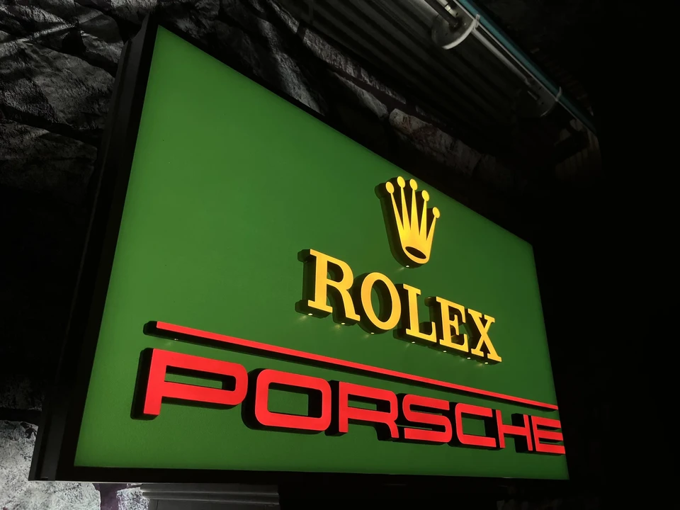 Porsche - Image 4 of 19