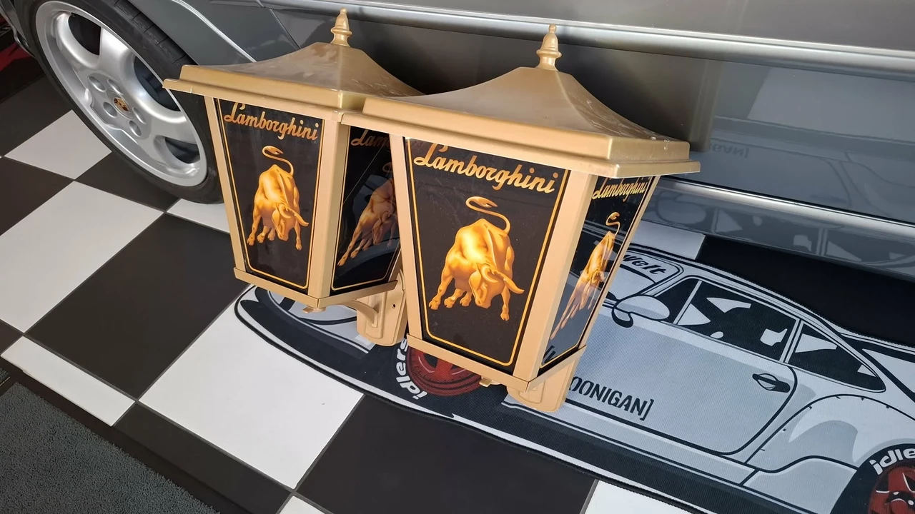 Lamborghini - Image 2 of 15