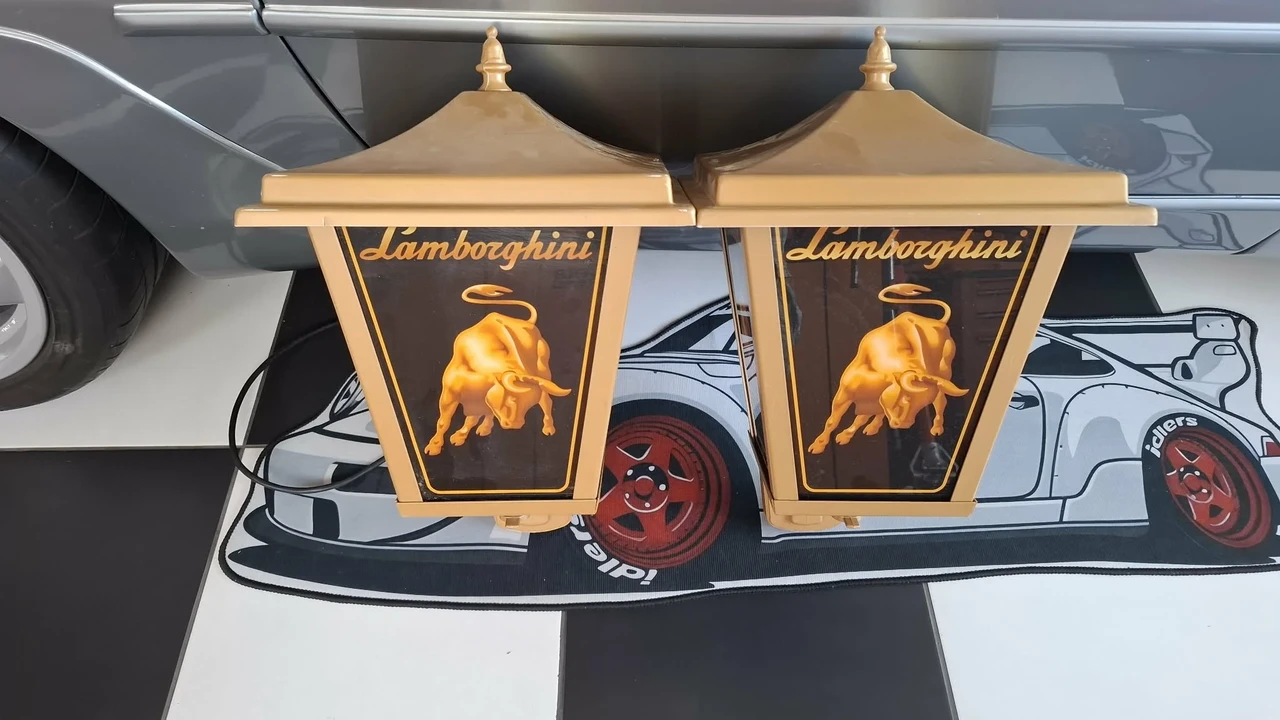Lamborghini - Image 3 of 15
