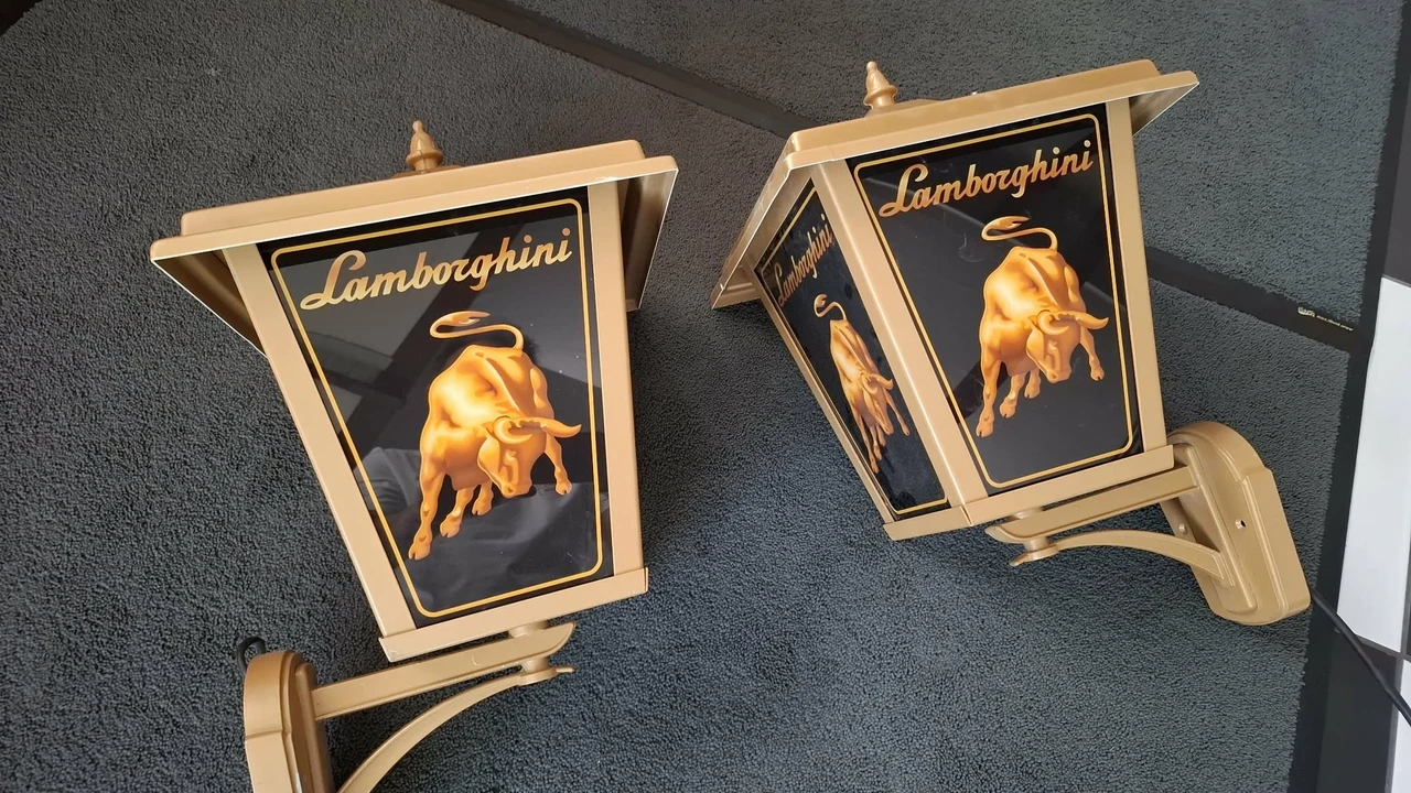 Lamborghini - Image 6 of 15