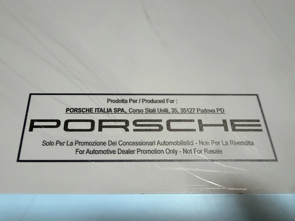 Porsche 911 - Image 15 of 16