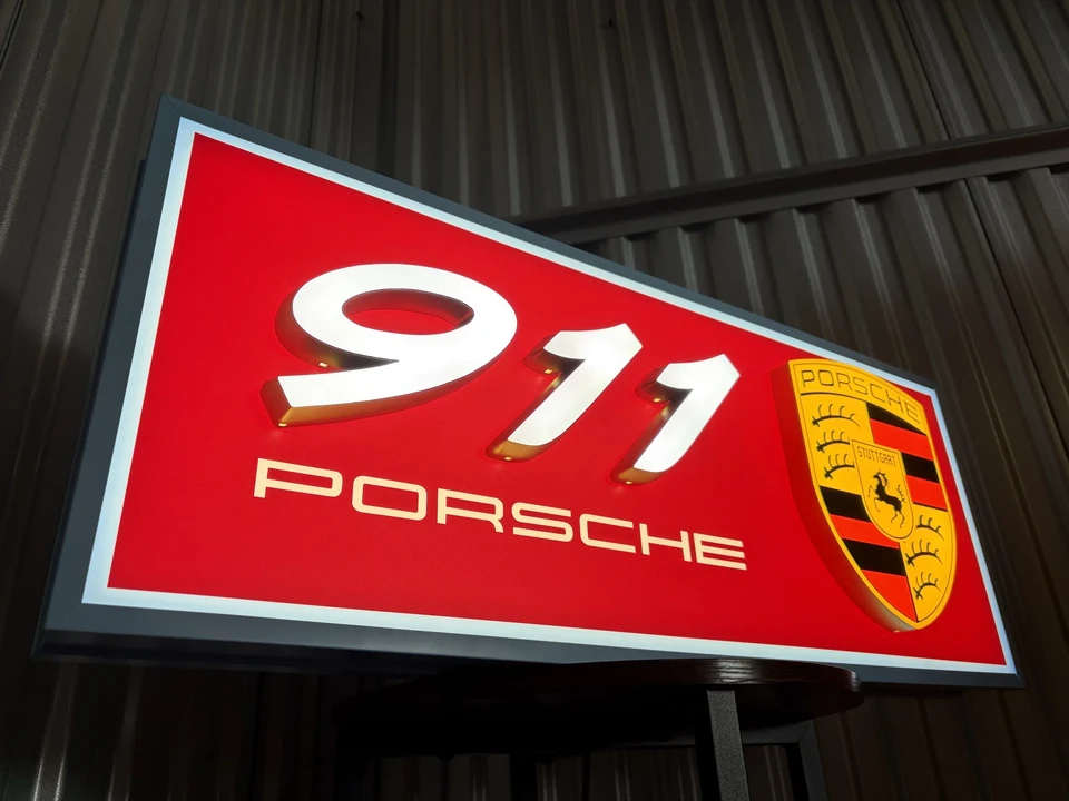 Porsche 911 - Image 5 of 16