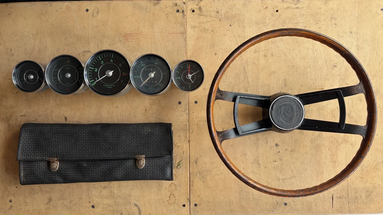 Parts & Memorabilia Mechanical Components - Image 2 of 31