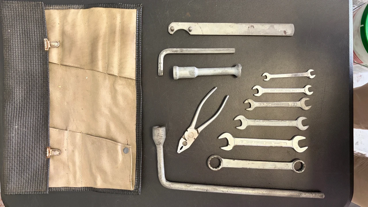 Parts & Memorabilia Mechanical Components - Image 16 of 31