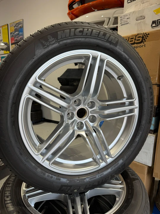 Porsche Cayenne - Image 2 of 27