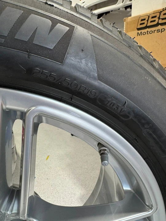 Porsche Cayenne - Image 6 of 27