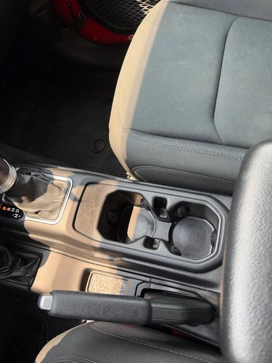 2021 Jeep JL Wrangler - Image 4 of 5