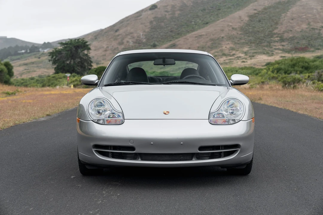 2001 Porsche 996 Carrera 4 - Image 16 of 31