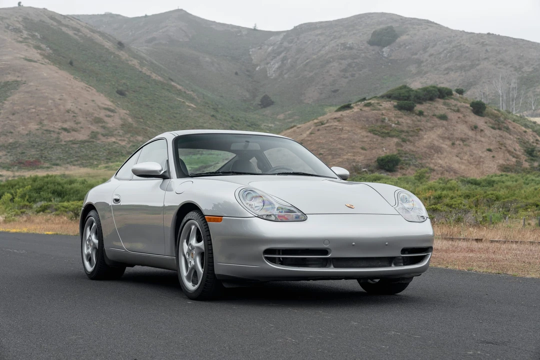 2001 Porsche 996 Carrera 4 - Image 30 of 31