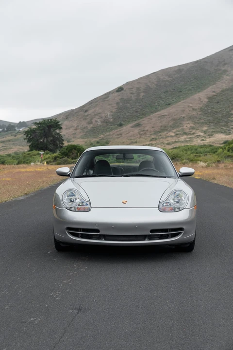 2001 Porsche 996 Carrera 4 - Image 17 of 31