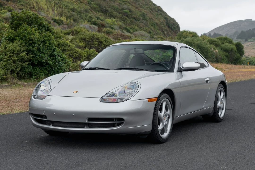 2001 Porsche 996 Carrera 4 - Image 5 of 31